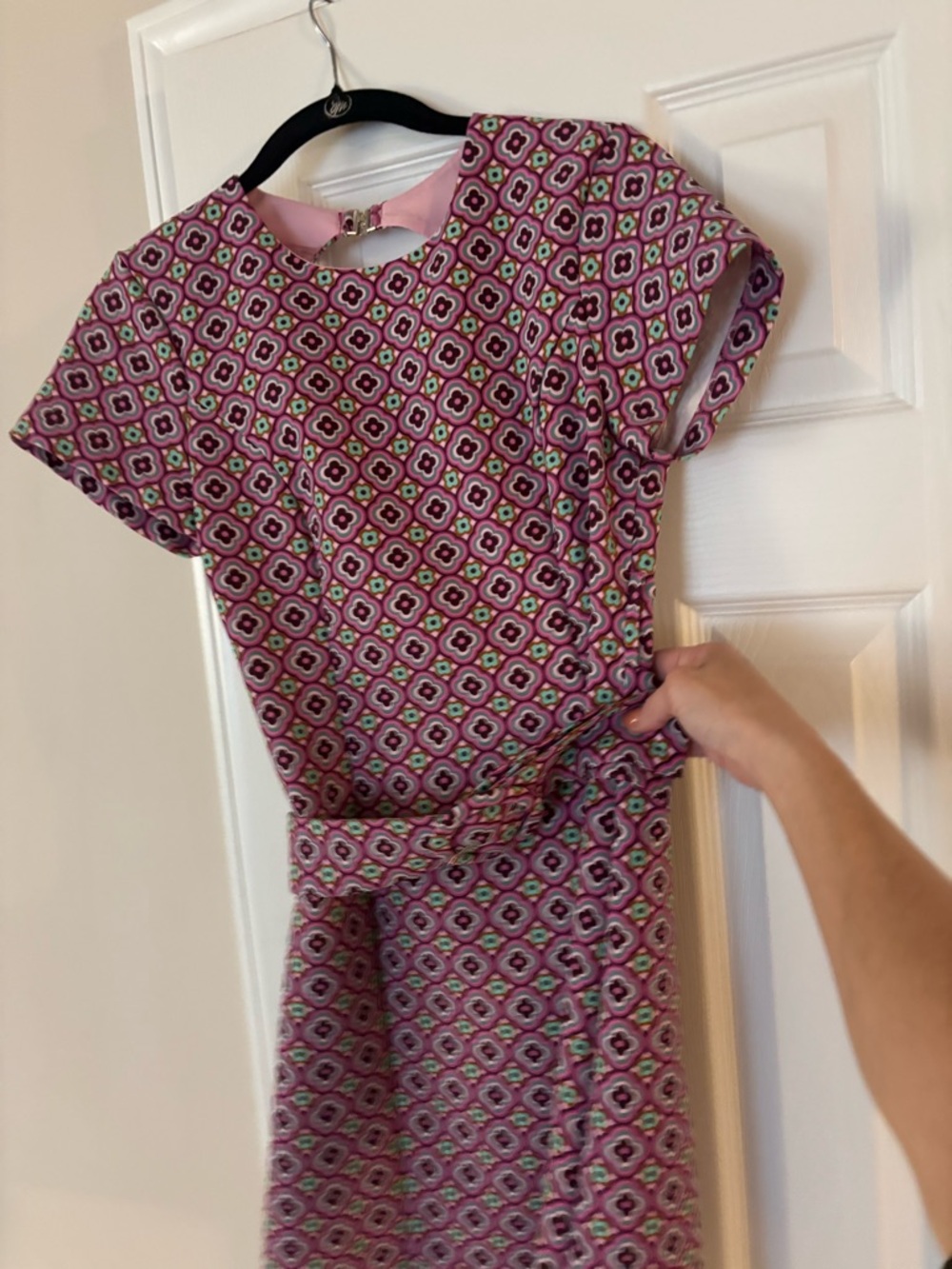 Pink Geometric Cap-Sleeve Dress - Picture 2 of 8